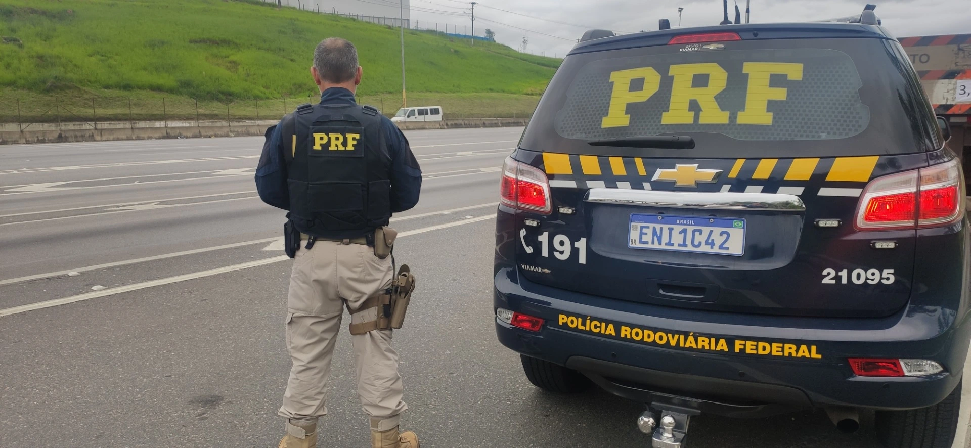 PRF apreende 50 kg de skunk em mesa de sinuca na BR-070