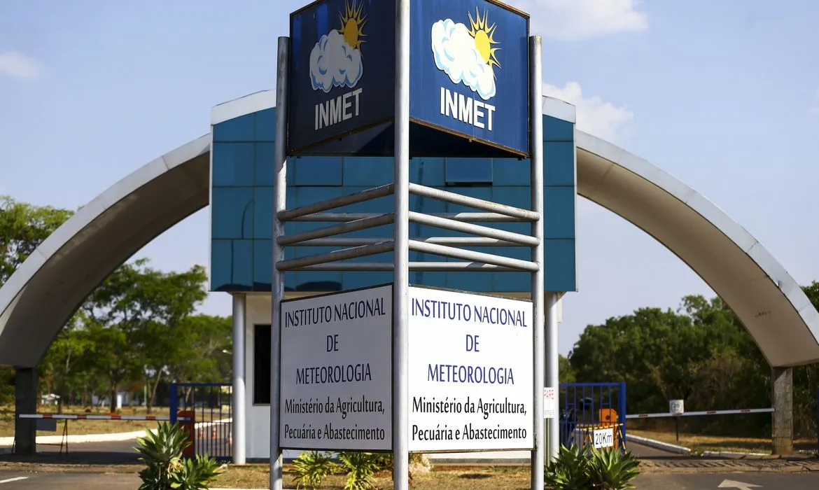 Frio deve derrubar temperaturas no Paraná após tornado