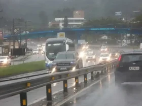 Ciclone provoca temporais e rajadas de vento em SC