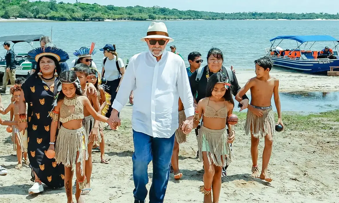 Lula promete energia elétrica a 4,3 mil famílias indígenas no Pará