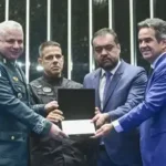 Polícia apreende arsenal com 30 pistolas em ônibus que seguia para o Rio