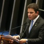 Mendes suspende julgamento de governador do Acre por suspeita de corrupção