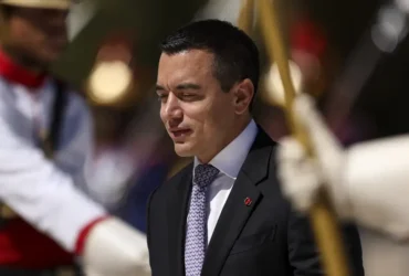 Equador rejeita instalação de bases militares estrangeiras em referendo