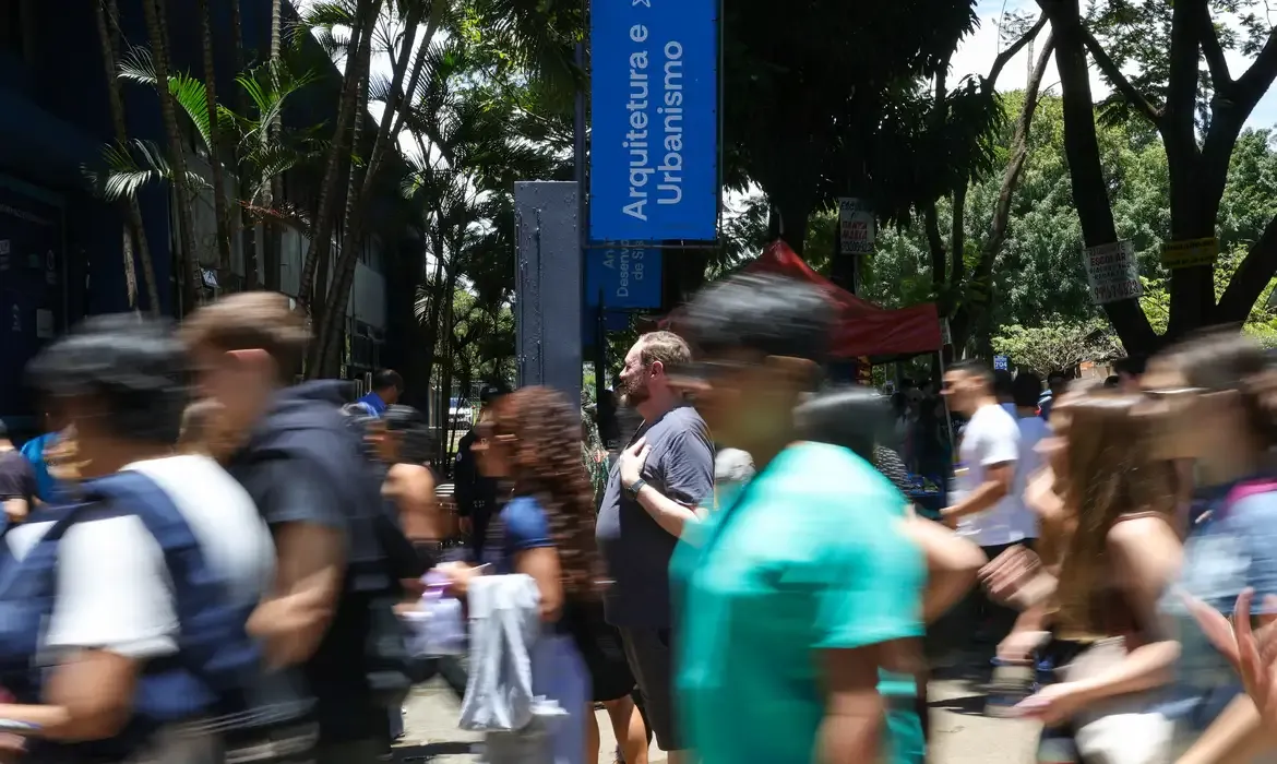 Abstenção no Enem chega a 27% no primeiro dia de provas