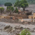 Mariana completa dez anos do desastre com moradores ainda à espera de justiça