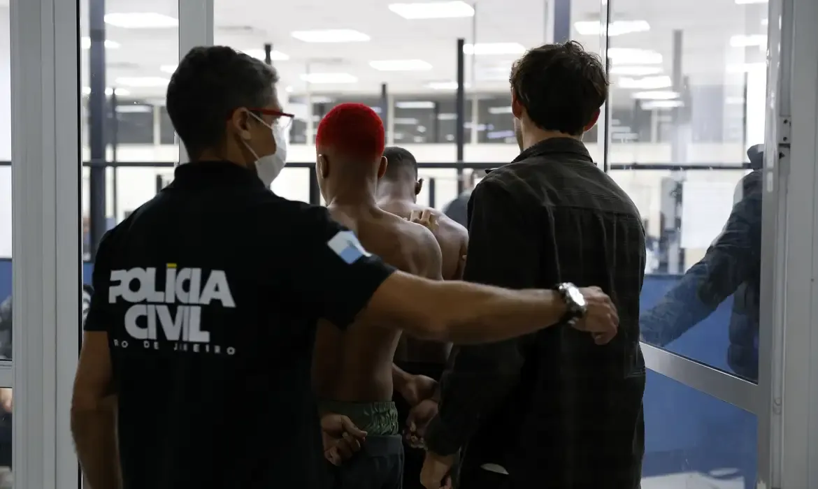 Policiais civis do RJ cobram regulamentação de adicional de 100% em pensão por morte