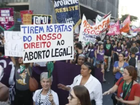 Aborto legal é alvo de disputa e provoca alerta sobre pânico moral