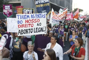 Aborto legal é alvo de disputa e provoca alerta sobre pânico moral
