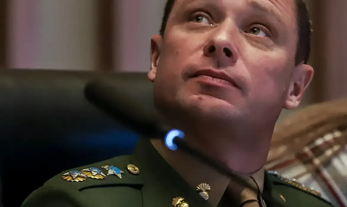 Proteção a testemunhas sugerida pela PF para Mauro Cid