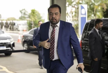 TSE julga possível cassação de Cláudio Castro por abuso de poder