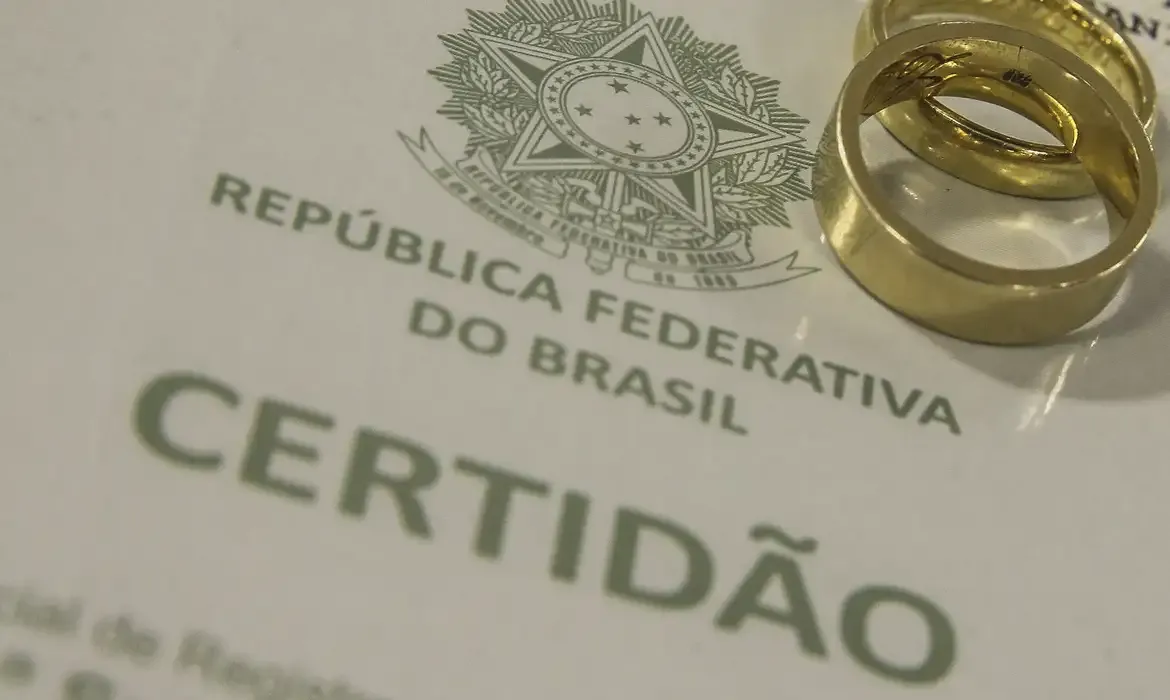 Consensual supera casamento formal no país pela primeira vez