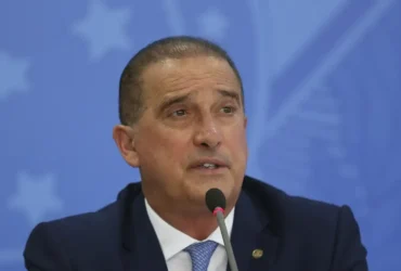 Onyx Lorenzoni afirma que problemas com descontos no INSS eram recorrentes