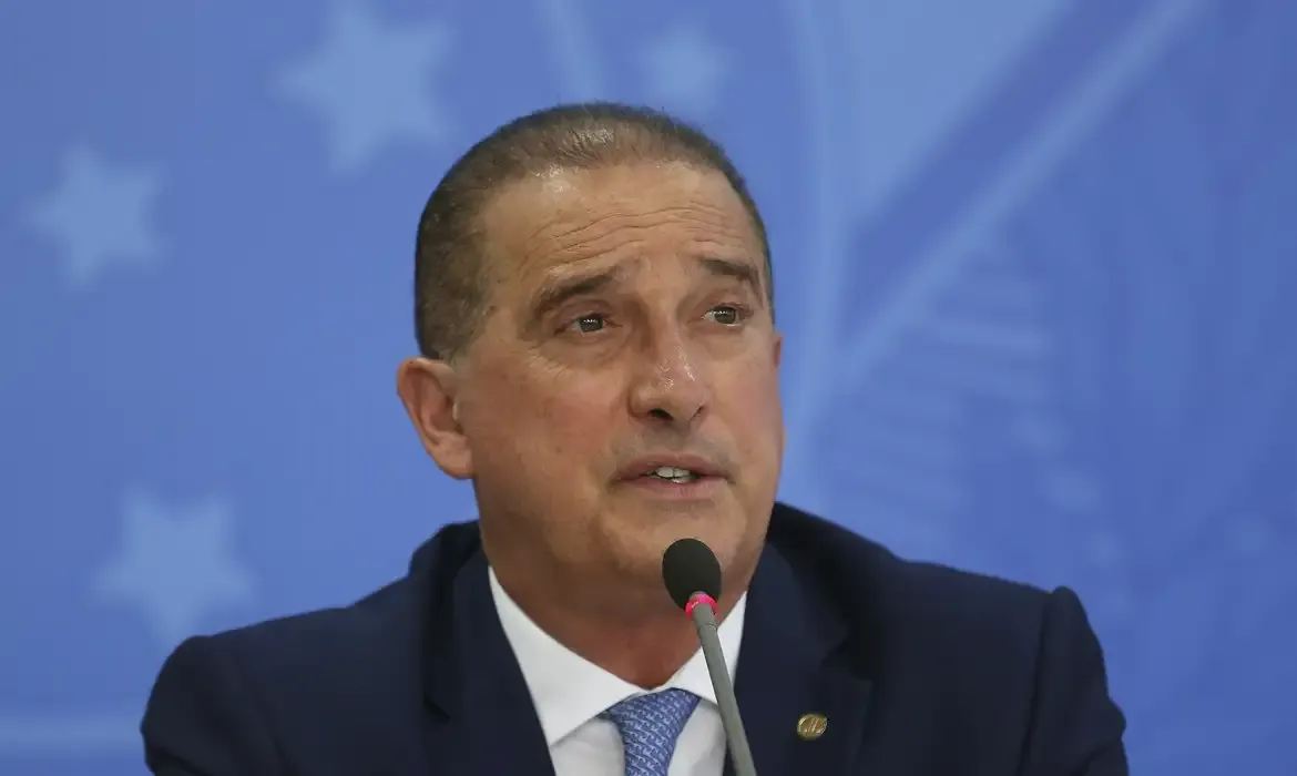 Onyx Lorenzoni afirma que problemas com descontos no INSS eram recorrentes