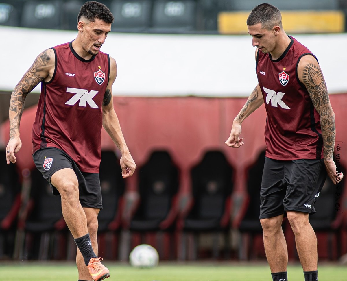 Vitória x Internacional: Onde assistir, horário e escalações do duelo dramático pela 32ª rodada do Brasileirão 2025. Imagem: Divulgação Vitória