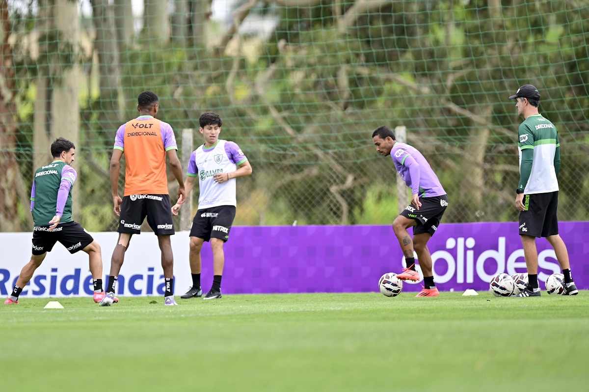 Chapecoense x América-MG: onde assistir, horário e prováveis escalações pela Série B. Imagem: Mourão Panda/América Chapecoense x América-MG: onde assistir, horário e prováveis escalações pela Série B. Imagem: Mourão Panda/América
