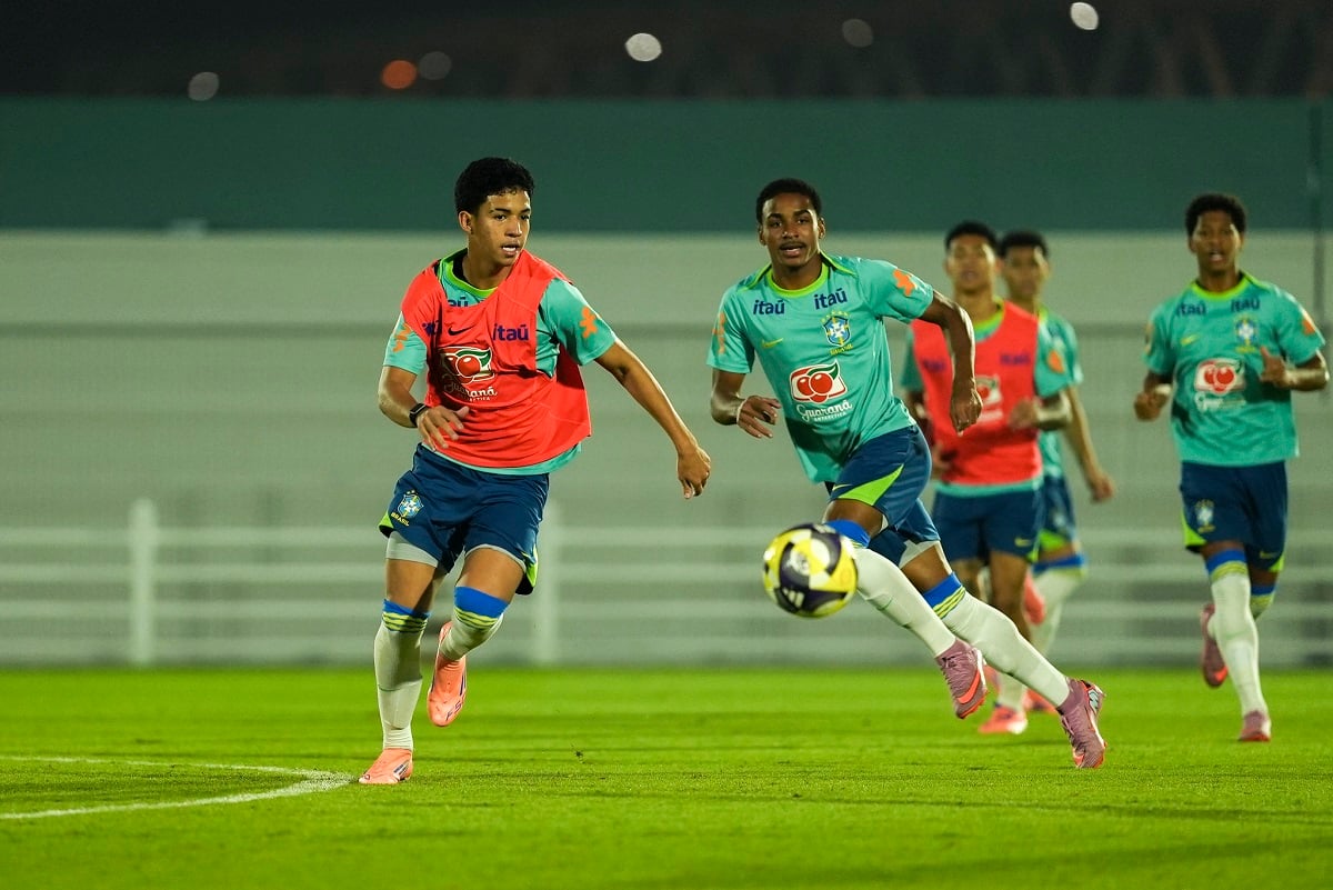 Brasil x Paraguai Sub-17: onde assistir, escalações e tudo sobre o duelo decisivo no Mundial. Imagem: Nelson Terme/CBF
