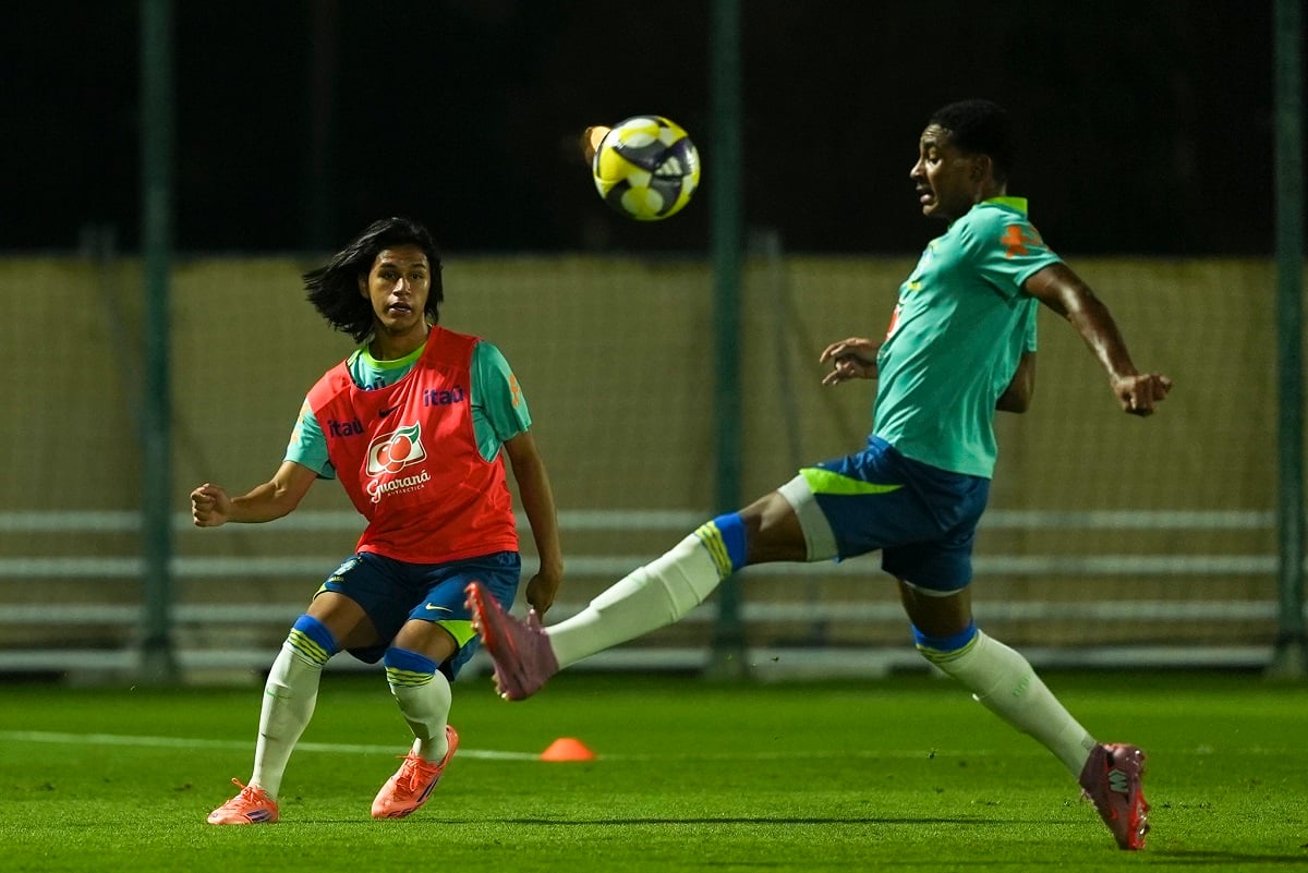Brasil x Paraguai Sub-17: onde assistir, escalações e tudo sobre o duelo decisivo no Mundial. Imagem: Nelson Terme/CBF