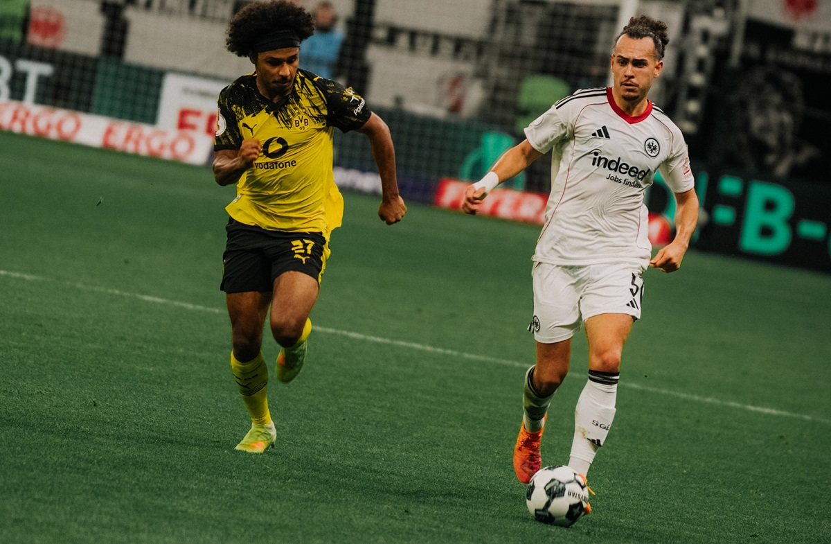 Napoli x Eintracht Frankfurt: onde assistir, escalações e tudo sobre o confronto da Champions League 2025/26. Imagem: Divulgação Eintracht Frankfurt