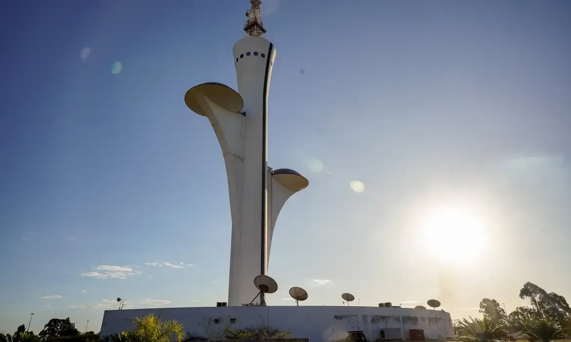 Governo anuncia leilão para compra de equipamentos de transmissão digital