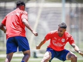 Bragantino x Atlético-MG: onde assistir, escalações e tudo sobre o duelo antecipado do Brasileirão. Imagem: Ari Ferreira/Red Bull Bragantino