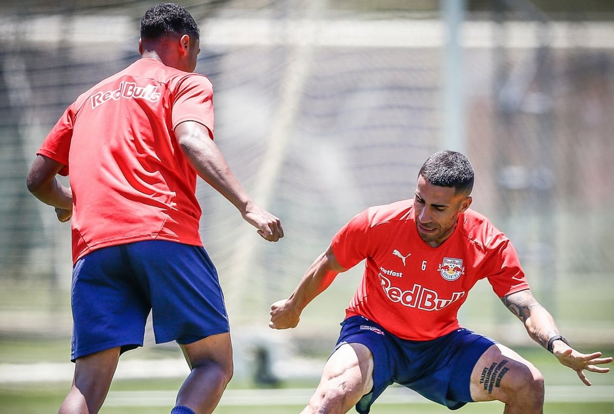 Bragantino x Atlético-MG: onde assistir, escalações e tudo sobre o duelo antecipado do Brasileirão. Imagem: Ari Ferreira/Red Bull Bragantino