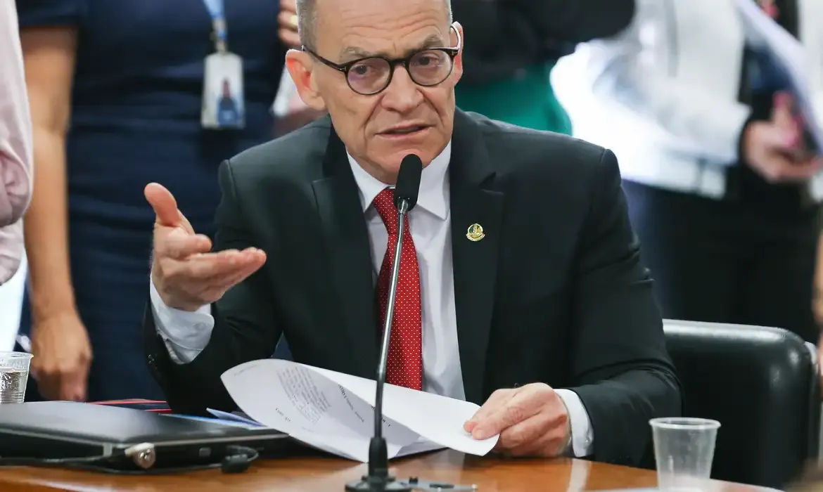 Senador Fabiano Contarato é eleito para comandar CPI do crime organizado