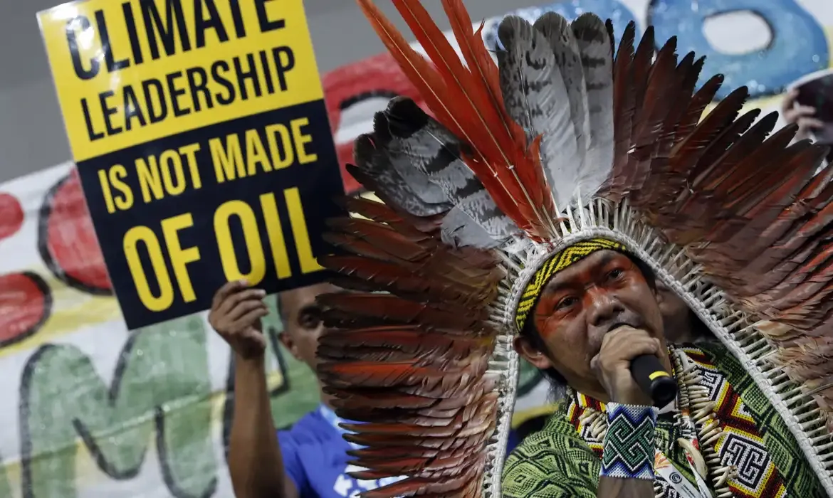 Negociações da COP30 avançam em clima de urgência sobre combustíveis fósseis