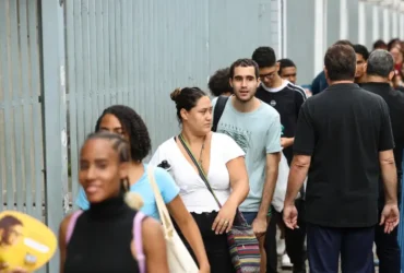 Enem registra presença de 70% no segundo dia de provas