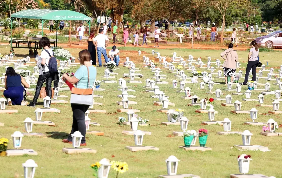Fim de Semana de Finados Deve Levar 600 Mil Pessoas aos Cemitérios do DF