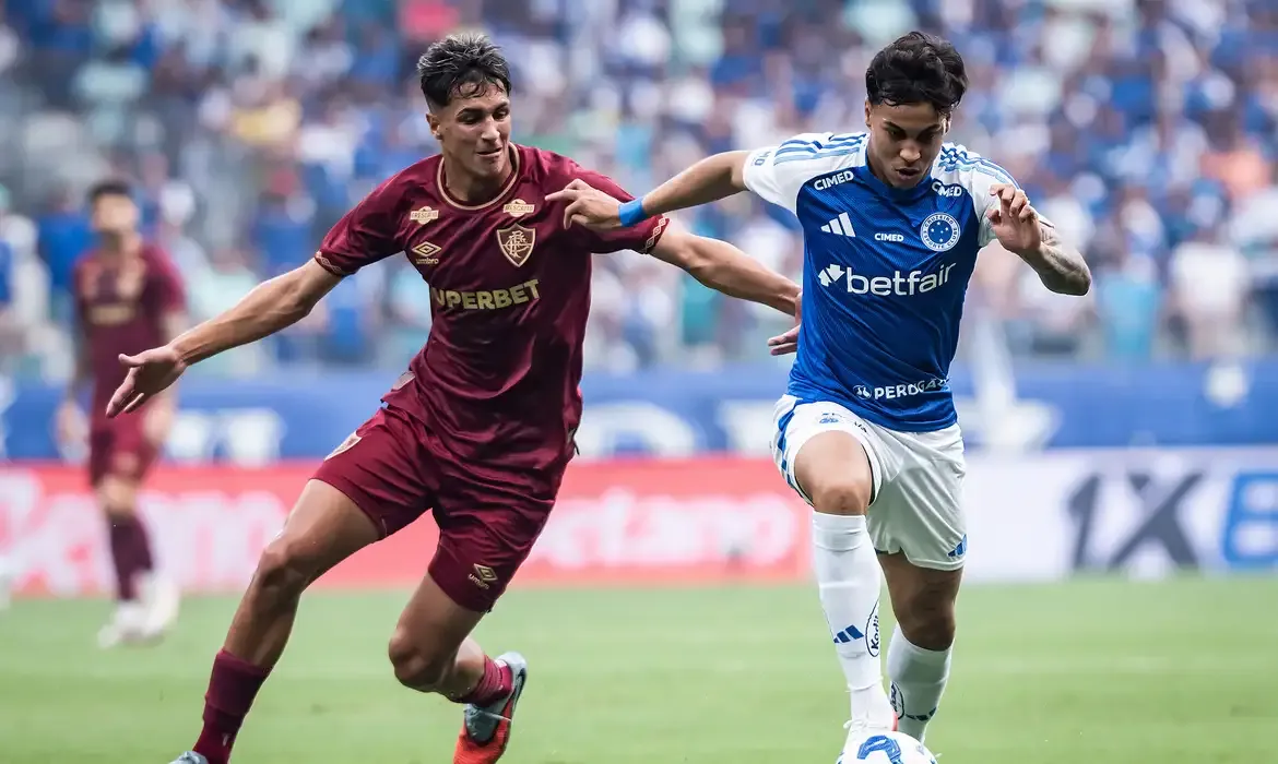 Cruzeiro empata com Fluminense e desperdiça chance de encostar nos líderes