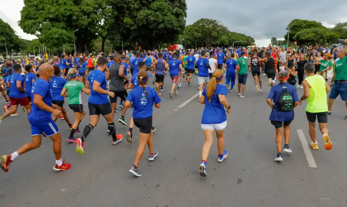 Corrida celebra Dia do Servidor com integração e saúde em Brasília