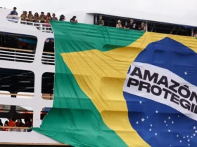 Barqueata em Belém une povos por justiça climática e social durante a COP30