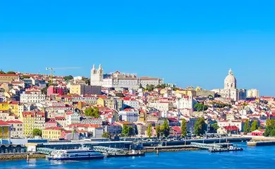 Xenofobia suspeita em caso de agressão a menino no exterior