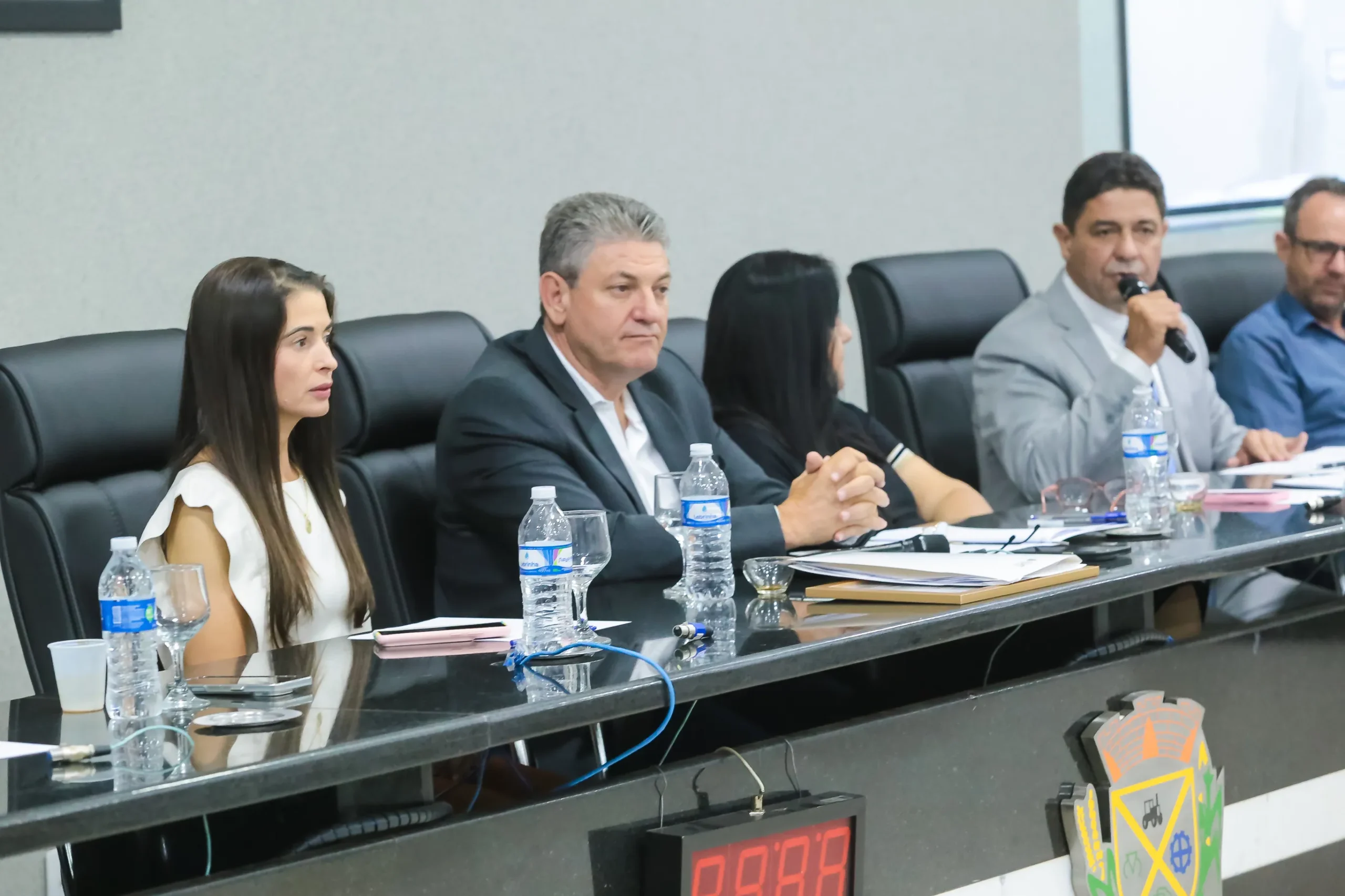 Debate avança sobre concessão de energia na região oeste