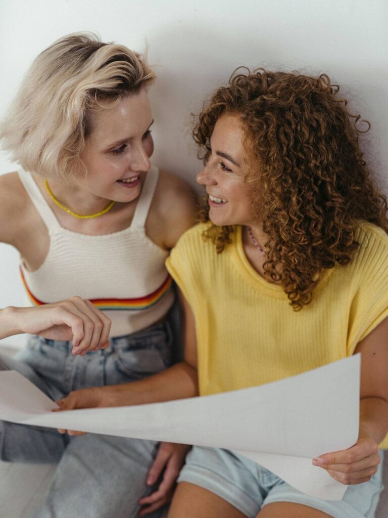 Amigas confidenciais representando confiança entre signos de terra