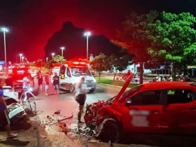 Bombeiros atendem colisão frontal na BR-070 em Campo Verde