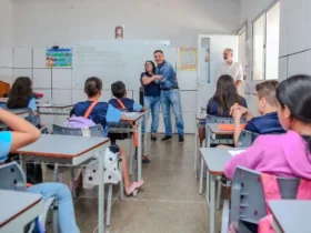 Botelho reforça apoio à educação em visita a escola espírita