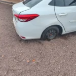 Vítimas foram atingidas em frente à creche onde a criança estudava; criminoso fugia após roubar veículo