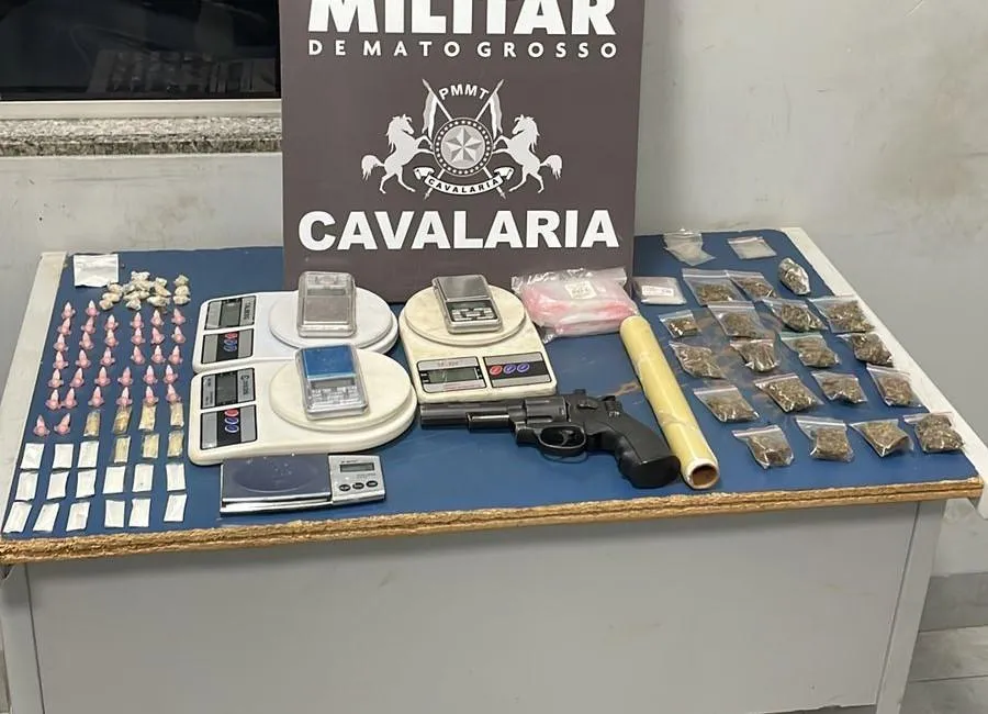 Cavalaria da PM prende dupla por tráfico em Sinop