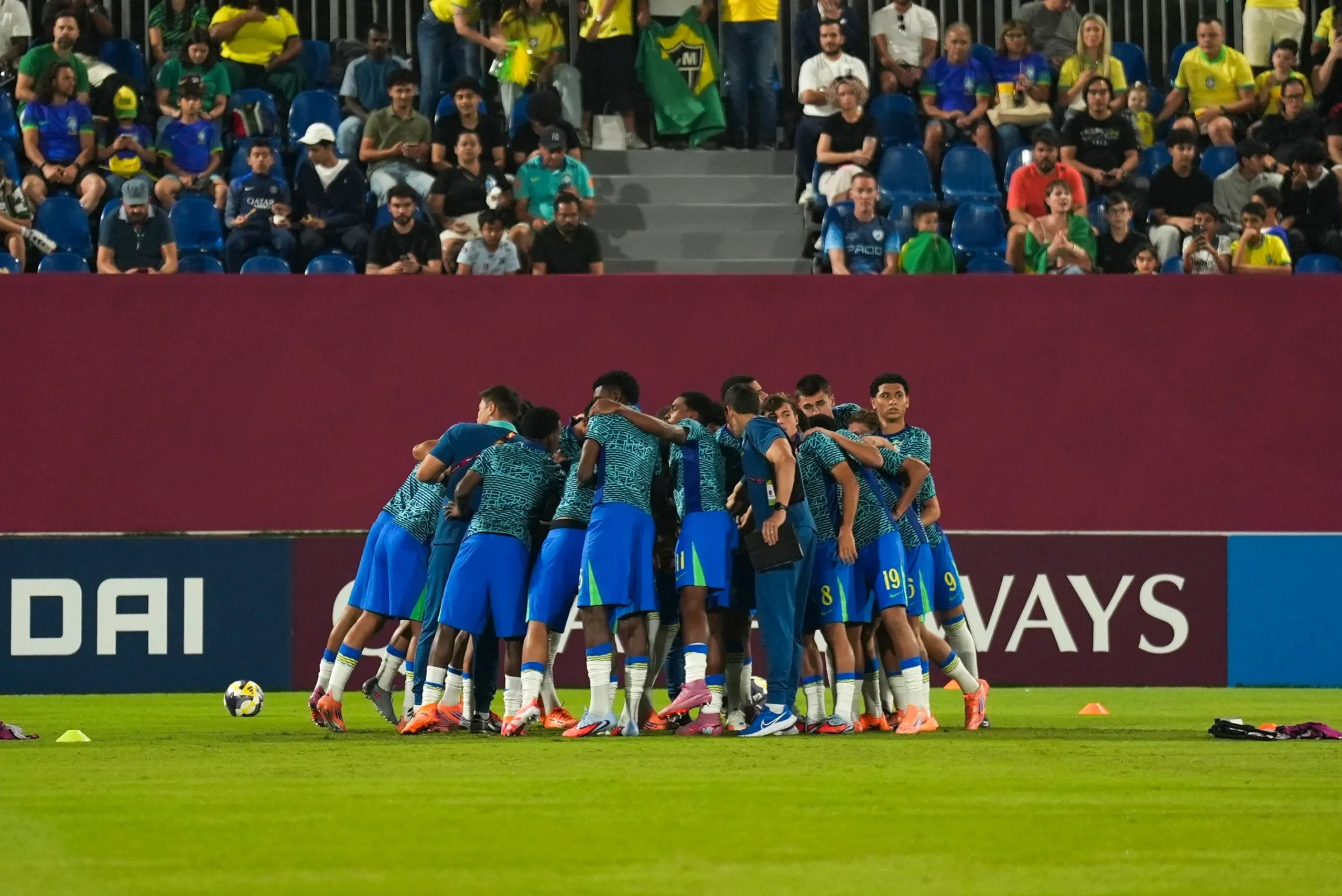 Seleção Sub-17 encara França nas oitavas