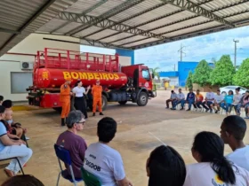 Bombeiros promovem palestra inclusiva sobre segurança na APAE de Campo Verde