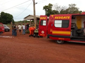 Acidente em Confresa deixa homem ferido após colisão com poste
