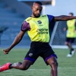 Ceará x Internacional: onde assistir, escalações e expectativas para o duelo decisivo da 34ª rodada. Imagem: Felipe Santos Ceará SC