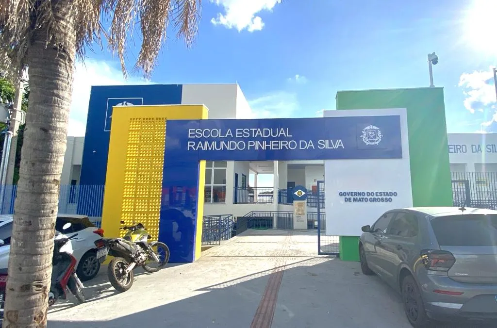 MT inaugura reforma da Escola Raimundo Pinheiro