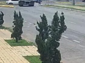 Vídeo mostra que caminhoneiro não percebeu a aproximação do pedestre antes de manobra que resultou na morte de José Ferreira de Oliveira, de 90 anos; Polícia Civil utiliza imagens para concluir inquérito