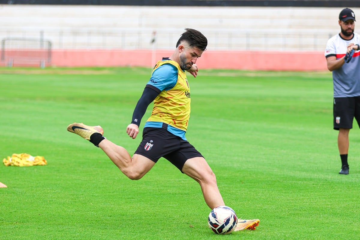 Criciúma x Botafogo-SP: onde assistir, escalações e detalhes do duelo quente na Série B. Imagem: João Victor Cristóvão Agencia Botafogo Criciúma x Botafogo-SP: onde assistir, escalações e detalhes do duelo quente na Série B. Imagem: João Victor Cristóvão Agencia Botafogo
