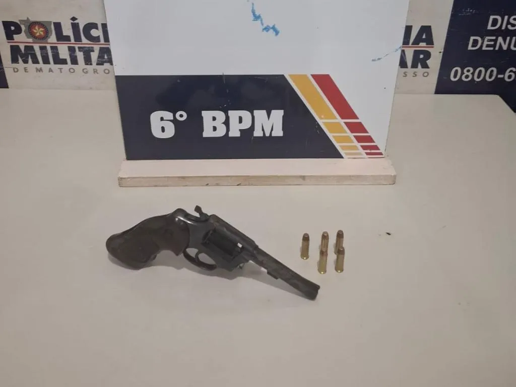 PM detém adolescente apreendido com revólver em Cáceres