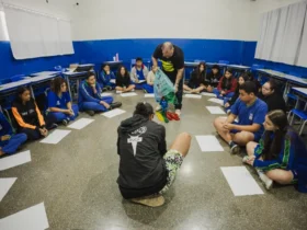 Projeções Poéticas leva arte-luz a jovens em MT