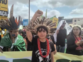 Ativista indígena cobra protagonismo na COP30 em meio a pressão por demarcação