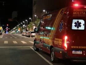 Jovens ficam gravemente feridos em colisão entre carro e moto em Sorriso